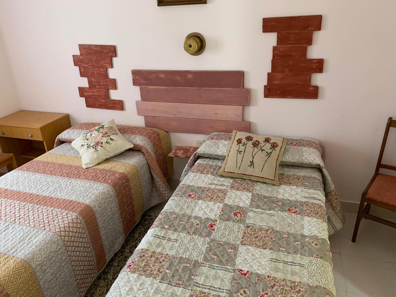 Hotel Ermita Del Carmen Hijar à Hijar  Extérieur photo